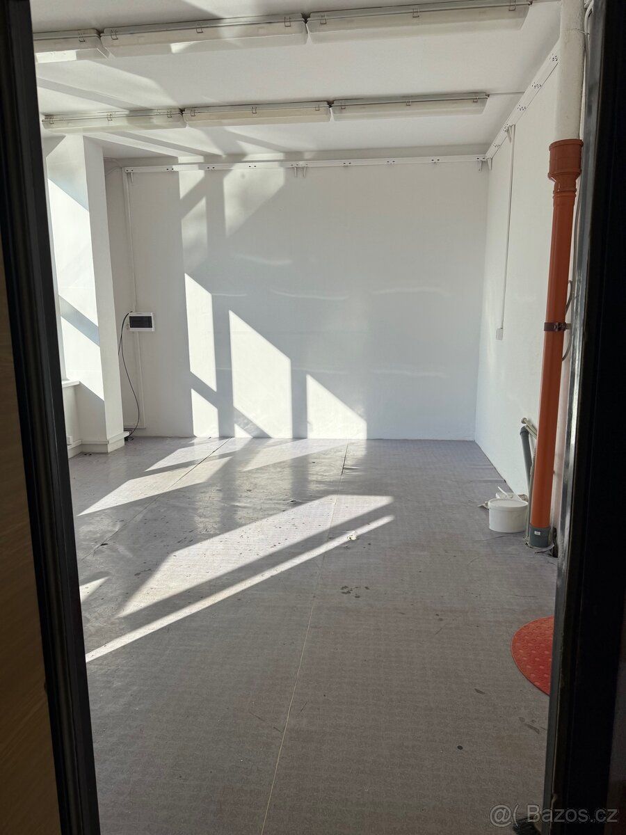 Nabízím kancelářské prostory k pronájmu, centrum Trebechovic