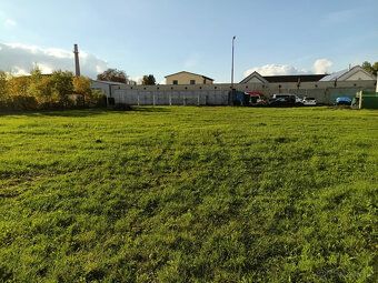 Nabízím k pronájmu komerční pozemek v Pelhřimově. 1700 m2 v 