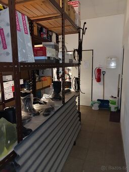Nabízím k pronájmu komerční prostory v Pelhřimově. 147 m2 s 
