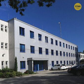 V zastoupení majitele Vám nabízíme k pronájmu atraktivní skl