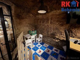Nabízíme k pronájmu jedinečnou restauraci Graal ve skále v a