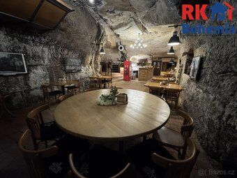 Nabízíme k pronájmu jedinečnou restauraci Graal ve skále v a