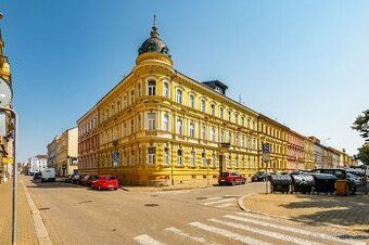 Nabídněte byt v CB vhodný k rekonstrukci. Platba hotově. Děk