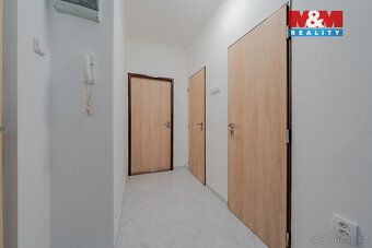 Nabízíme k prodeji nově zrekonstruovaný byt 2+1 v cihlovém b