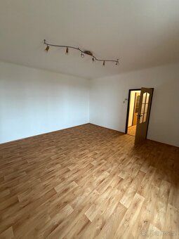 Dobrý den, nabízím k dlouhodobému pronájmu byt v Jihlavě - u