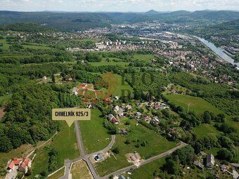 Jedná se o soubor tří stavebních pozemků (960/6 - 1069m2, 96
