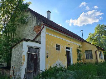 Nabízím k prodeji stavební pozemek se stávajícím rodinným do