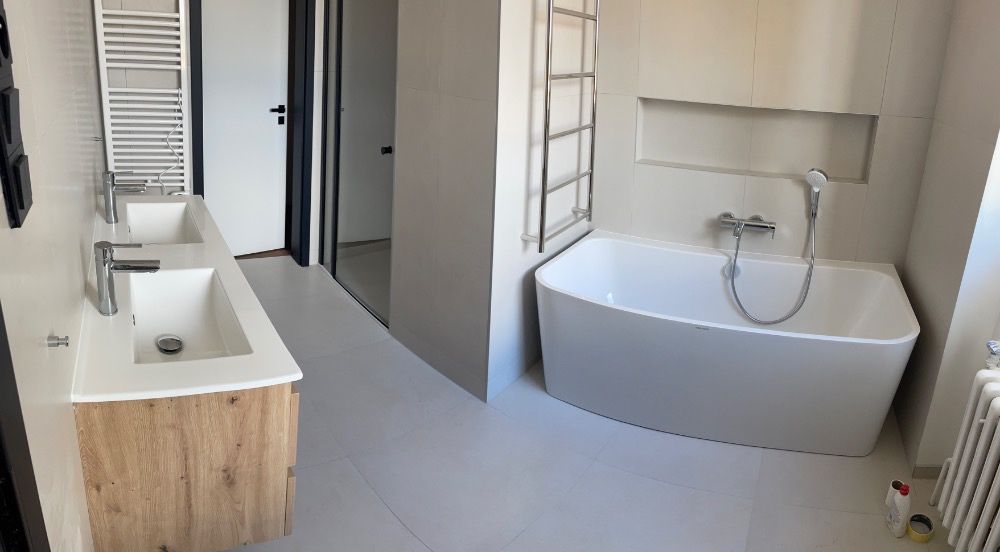 Cca 60m2, po kompletní rekonstrukci, kuchyň s obývákem plně 