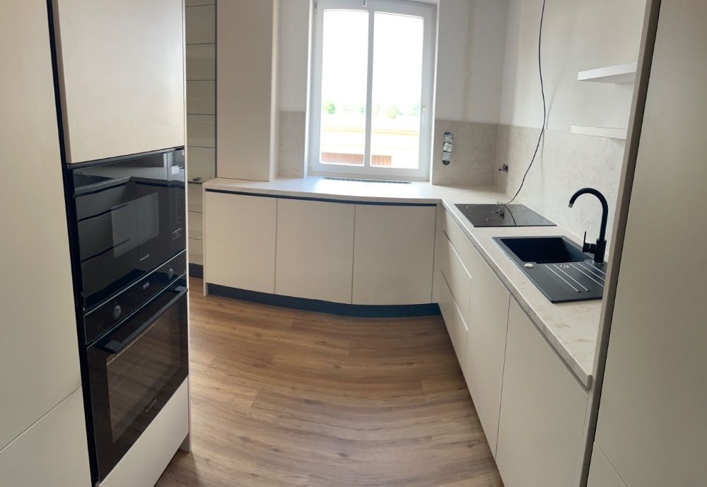 Cca 60m2, po kompletní rekonstrukci, kuchyň s obývákem plně 