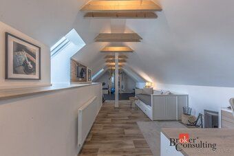 Prodej rodinného domu 291 m2, pozemek 735 m2, Zlonín, Praha 