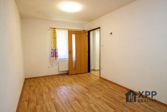 Nabízíme k prodeji samostatně stojící chalupu o dispozici 3+