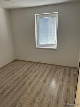 Nabízíme pronájem bytu 2+KK o velikosti cca 55 m2 v dochozí 