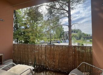 Prostorný byt 2+1 o rozloze 55 m² v klidné rezidenční lokali