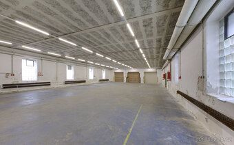 Na pronájem skladové prostory o výměře 447 m² v Tovární ulic