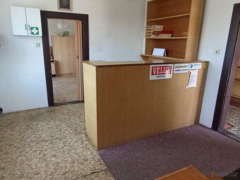 Pronajmu sklad 12x9,5m,šíře vrat 3,6m, výška 2,5m. betonová 