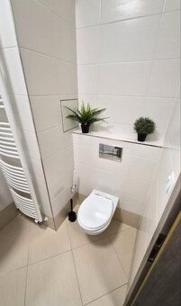 Nabízíme k pronájmu byt 1+kk s balkónem o celkové ploše 38 m