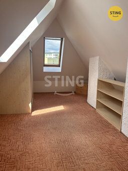 Nabízíme k pronájmu specificky situovaný mezonetový byt o ve