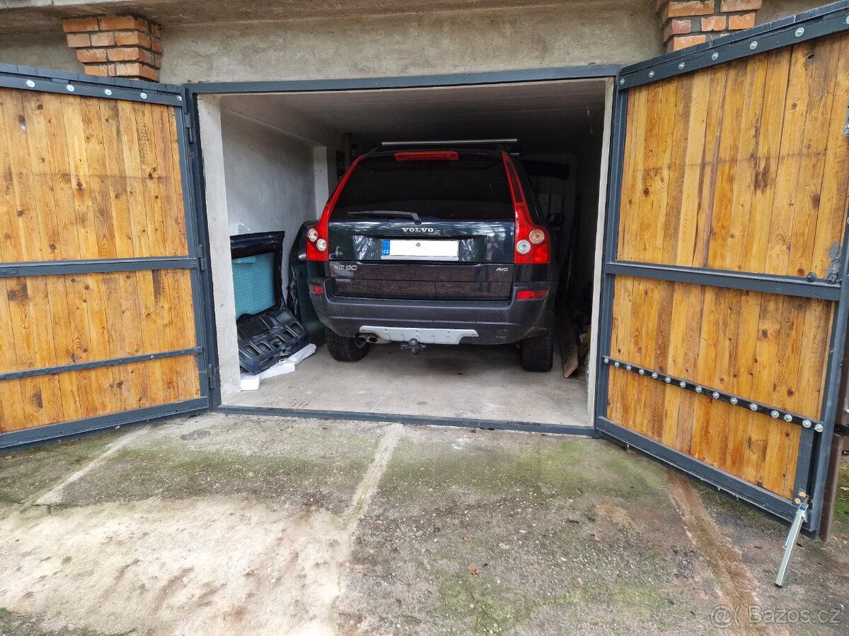 Prodej zděné řadové garáže ve Zlíně v lokalitě Lesní čtvrť. 