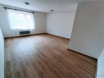 Nabízím k pronájmu útulný byt 1+kk o velikosti 35 m², situov