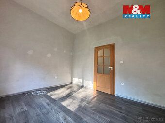 Nabízíme k pronájmu prostorný byt 3+1 o užitné ploše 100 m² 