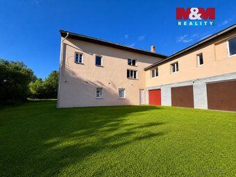 Nabízíme k pronájmu prostorný byt 3+1 o užitné ploše 100 m² 