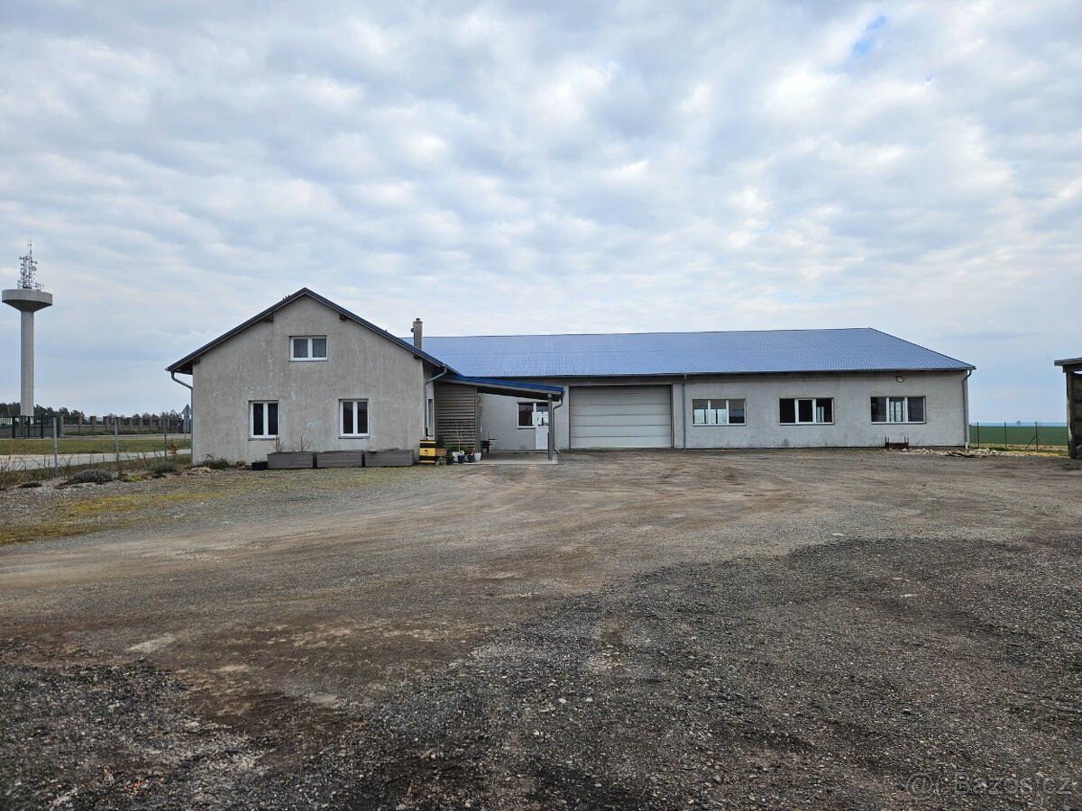 Pronajmu skladovou halu ve Slapech u Tábora 860m2 výška stro