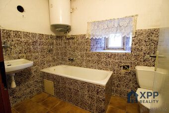 Nabízíme k prodeji rodinný dům určený k rekonstrukci v obci 