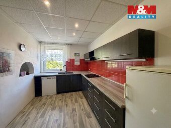 Představuji Vám k prodeji prostorný rodinný dům se dvěma nad