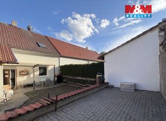 Představuji Vám k prodeji prostorný rodinný dům se dvěma nad