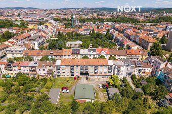 Prodej bytu 3+1 s balkonem a parkováním ve dvoře, 76 m², Brn