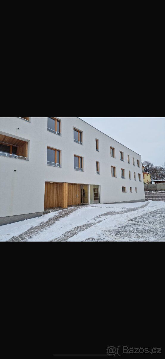 Pronajmu venkovní parkovací stání Pardubičky čtvrť Nová Tesl