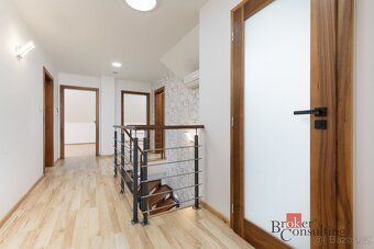 Prodej rodinného domu 295 m2, pozemek 2375 m2. DětmaroviceNa