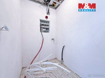 Nabízíme k prodeji prostorný byt 4+kk o ploše 110 m² s vlast