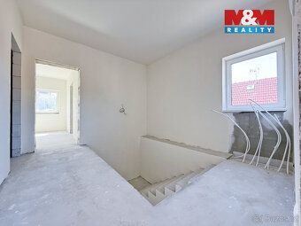 Nabízíme k prodeji prostorný byt 4+kk o ploše 110 m² s vlast