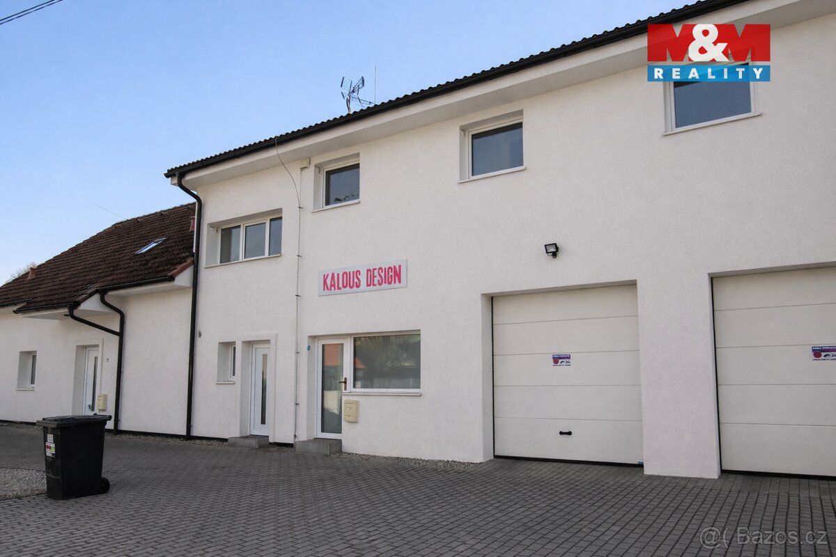 Pronájem kancelářských prostor 18 m² v 1. podlaží panelového