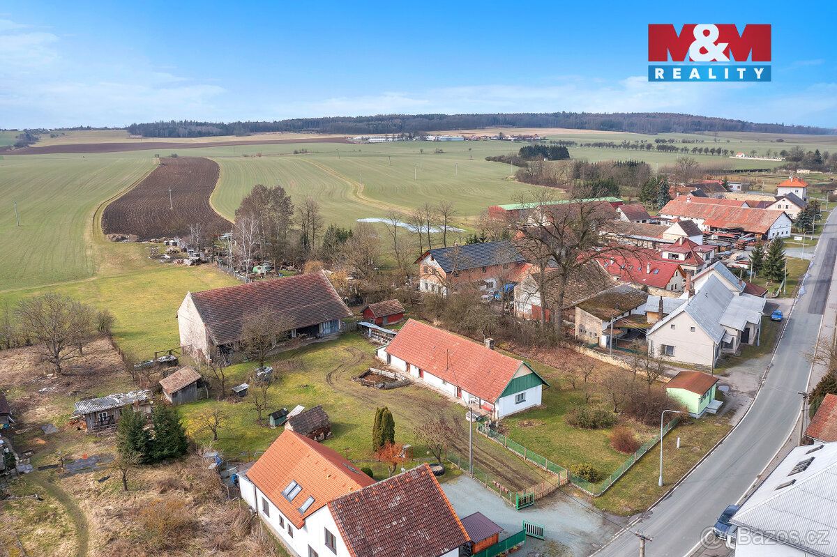 Nabízíme k prodeji stavební parcelu o rozloze 1038 m² v klid