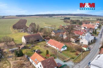 Nabízíme k prodeji stavební parcelu o rozloze 1038 m² v klid