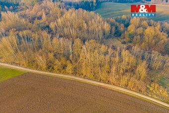 Nabízíme k prodeji prostorné louky o celkové výměře 4637 m²,
