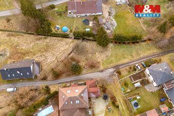 Nabízíme k prodeji krásný pozemek o rozloze 979 m², situovan