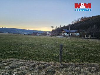 Nabízíme k prodeji krásný pozemek o rozloze 2113 m² v katast