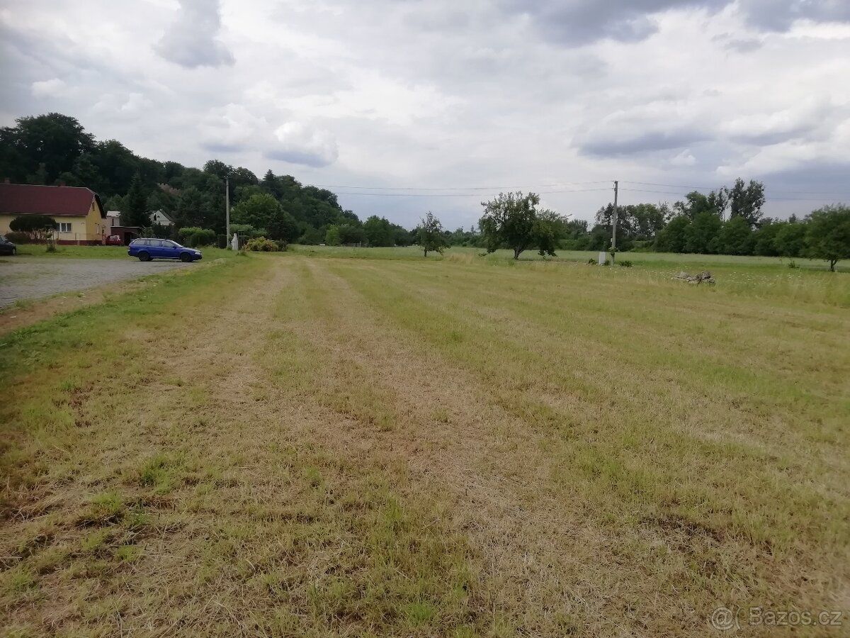 1)Karviná – Louky o rozloze zhruba 2.000 m2 v katastru města