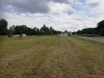 1)Karviná – Louky o rozloze zhruba 2.000 m2 v katastru města