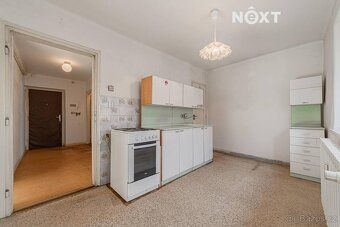 Nabízíme k prodeji byt o dispozici 2+1 umístěný v 1. nadzemn