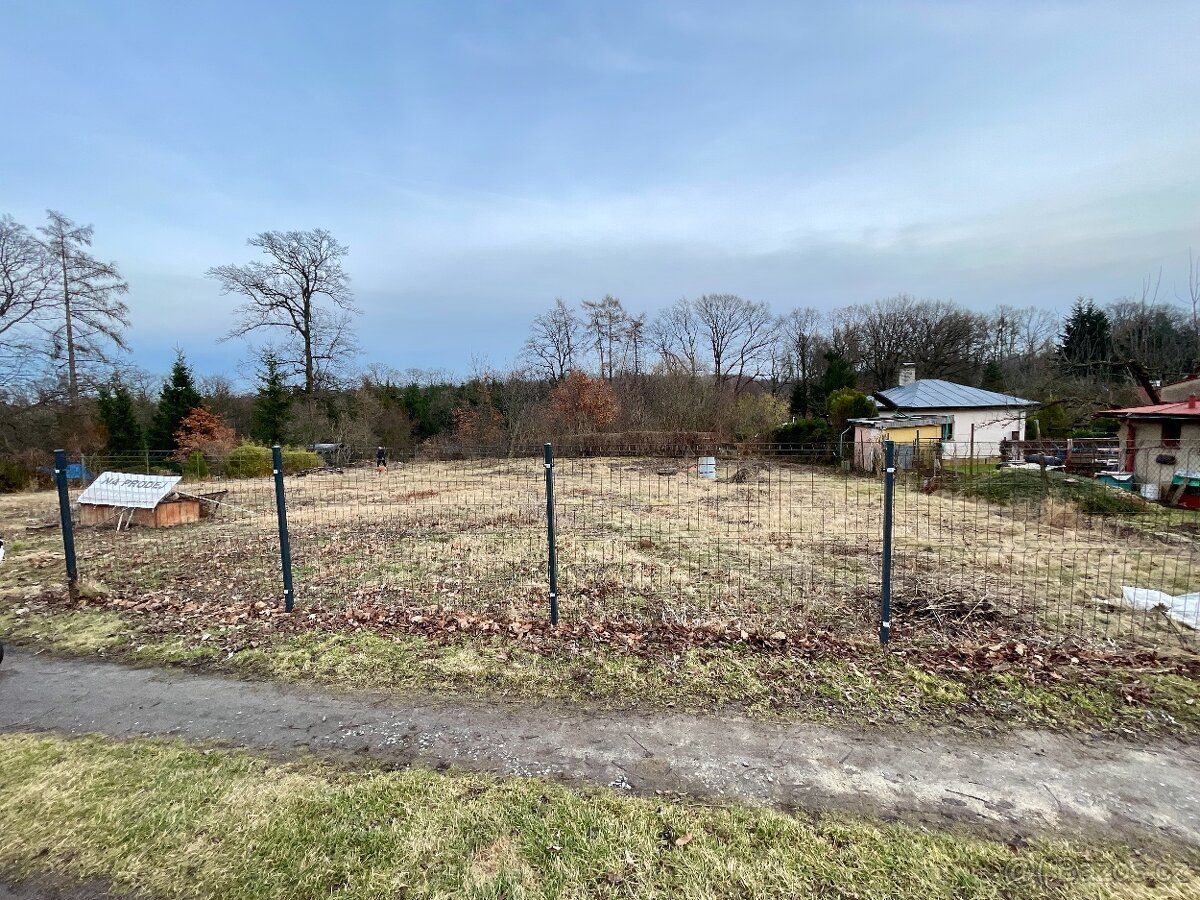 Pozemek 1059 m2 s projektem domu 4+kk o podlahové ploše 160 
