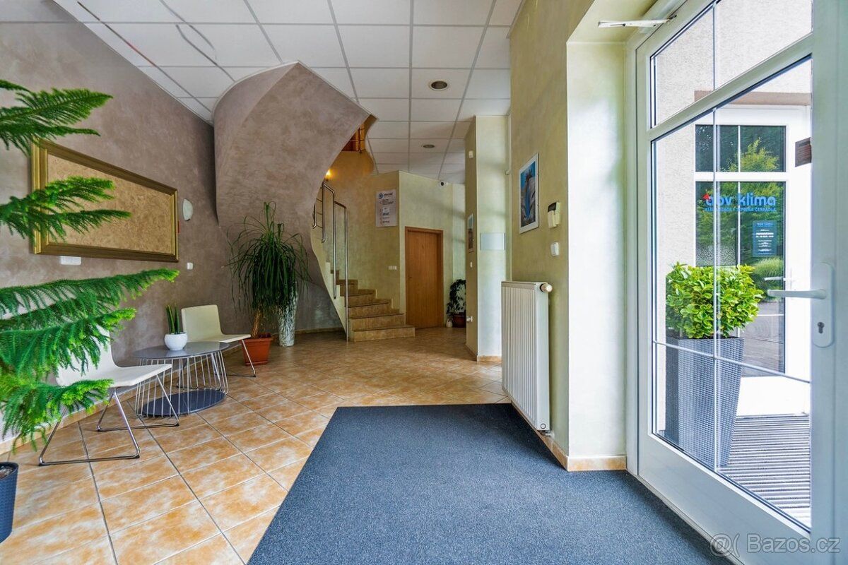 Nabízíme k pronájmu kancelářský prostor o velikosti 15,3 m2 