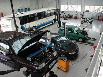 Pronajmu část autoservisu včetně vybavení, skladové prostory