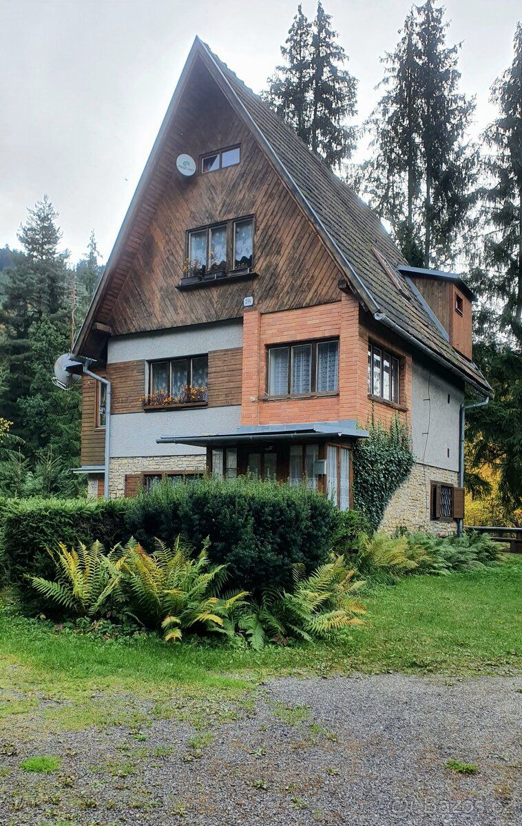 CHATA PETRÁŠ - Exkluzívna nehnuteľnosť na predaj. Poschodová