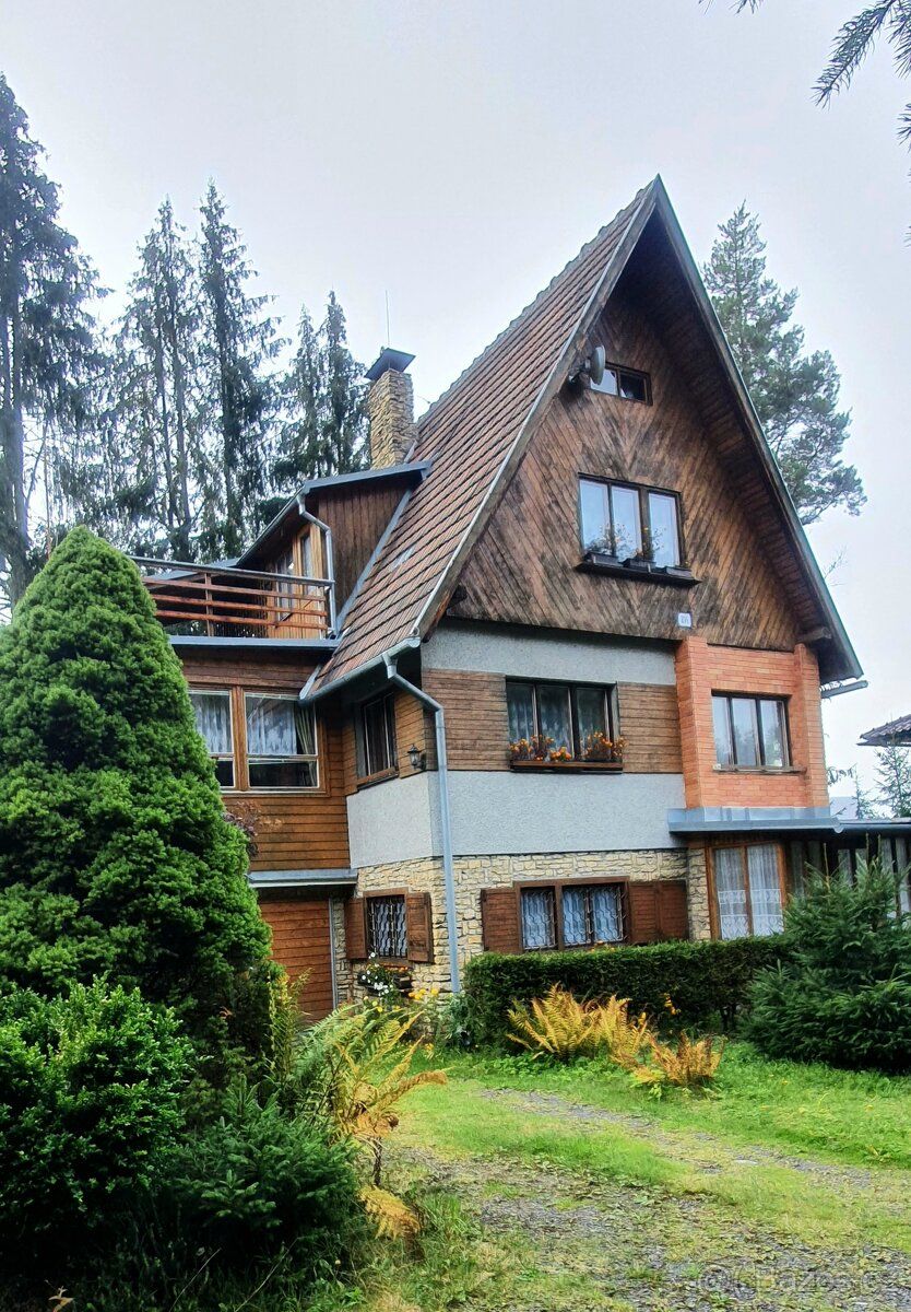 CHATA PETRÁŠ - Exkluzívna nehnuteľnosť na predaj. Poschodová