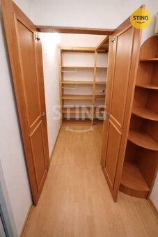 Hledáte bydlení, kam si stačí přinést osobní věci a můžete h