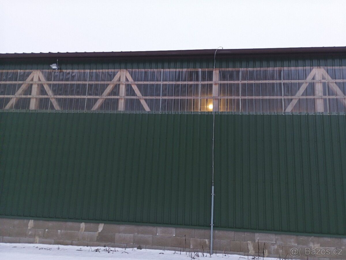 Nabízíme k prodeji montovanou halu, stojí na pozemku, který 